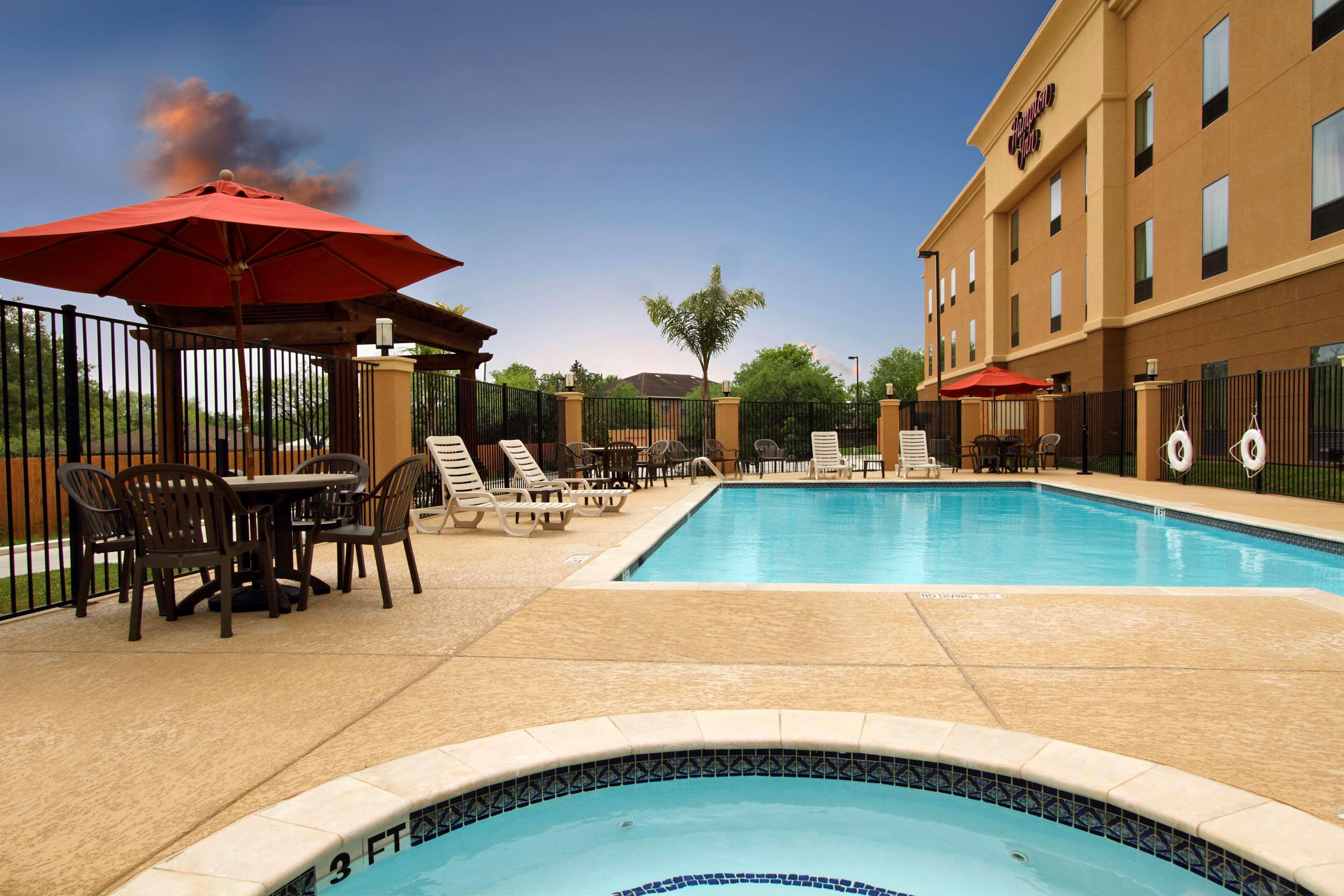 Hampton Inn Beeville Eksteriør billede