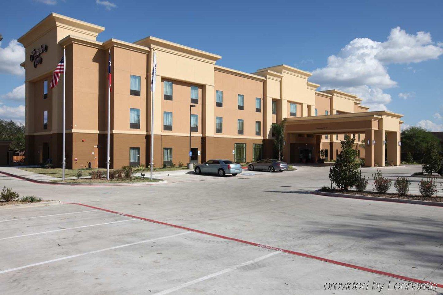 Hampton Inn Beeville Eksteriør billede